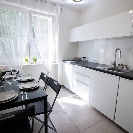 Daire Golden Apartments&w3/6 Wroclaw