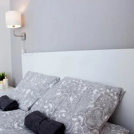 Golden Apartments&w3/6 *